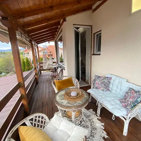 Romantic Mountain 10km To Downtown