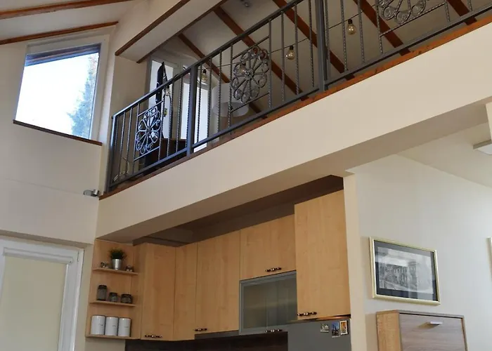 Romantic Mountain 10km To Downtown