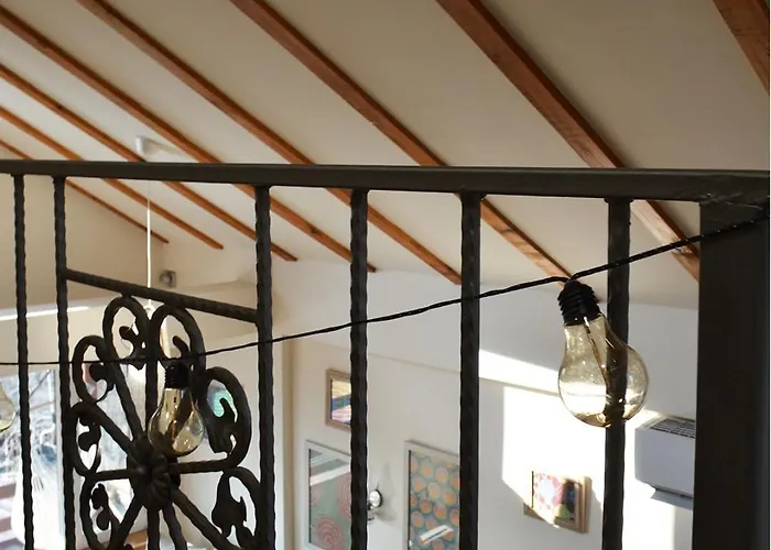 Вілла Romantic Mountain 10km To Downtown *