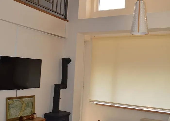 Romantic Mountain 10km To Downtown Villa