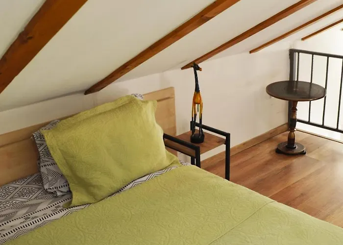 Romantic Mountain 10km To Downtown Villa