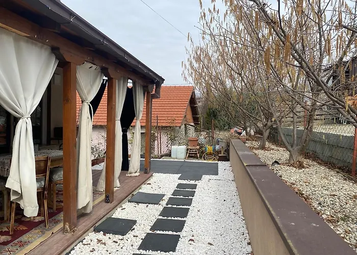 Romantic Mountain 10km To Downtown