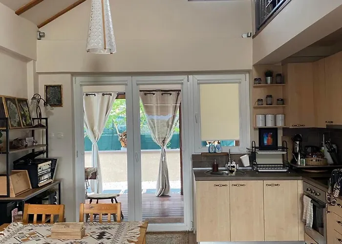 Romantic Mountain 10km To Downtown Вілла